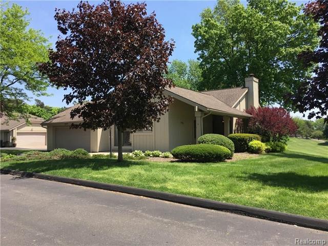 front view picture of 1829 Golf Ridge Dr, Bloomfield Hills, MI. 48302