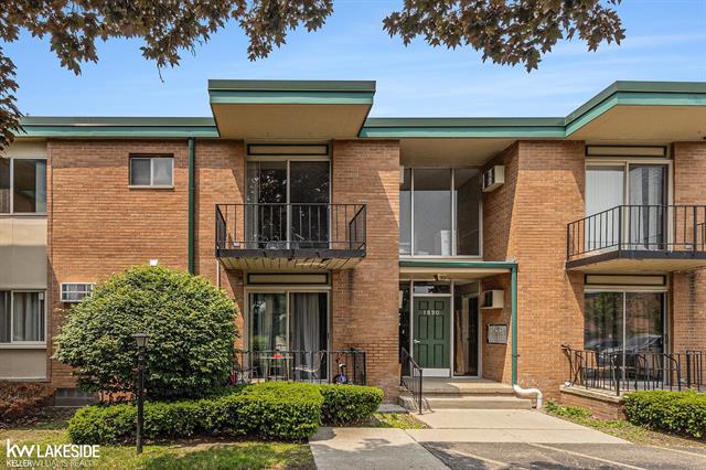 front view picture of 1890 Axtell Rd Unit 1, Troy, MI. 48084