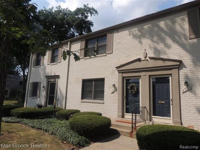 front view picture of 1983 Graefield Rd, Birmingham, MI. 48009