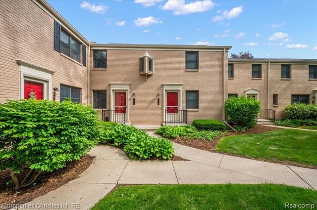 front view picture of 731 N Eton St, Birmingham, MI. 48009