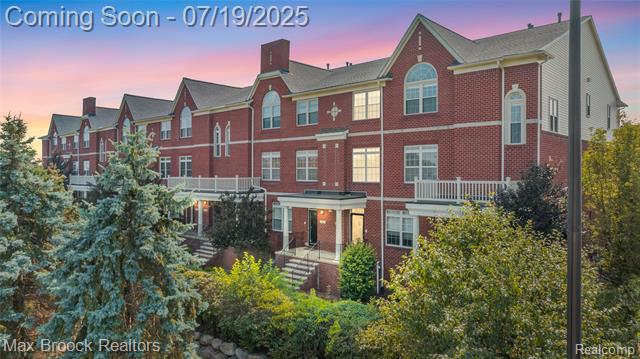 front view picture of 1462 Devon Ln, Troy, MI. 48084