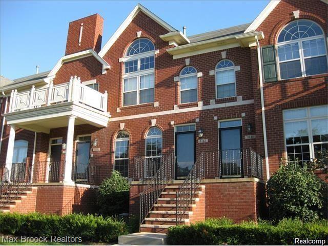 front view picture of 3200 Newbury Pl, Troy, MI. 48084