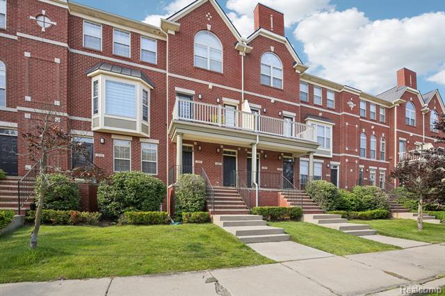 front view picture of 3207 Camden Dr, Troy, MI. 48084