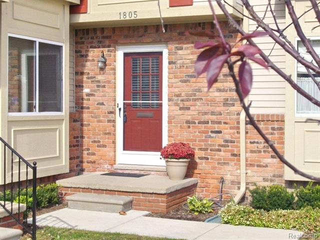 front view picture of 1805 Torquay Ave, Royal Oak, MI. 48073