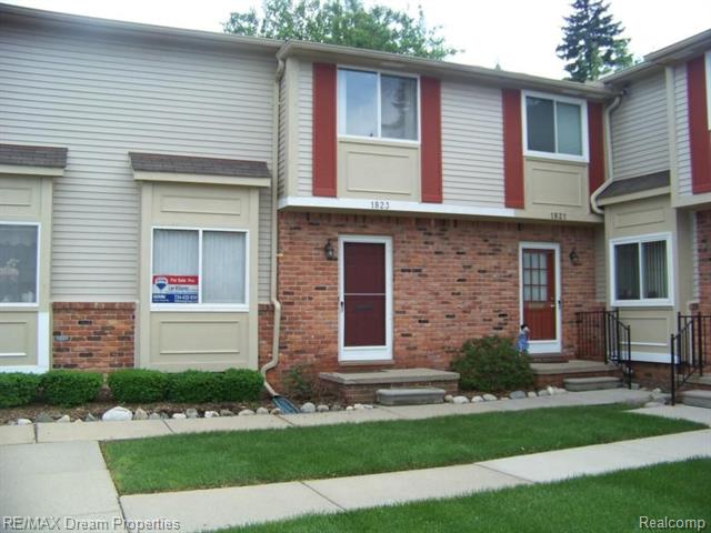 front view picture of 1823 Torquay Ave, Royal Oak, MI. 48073