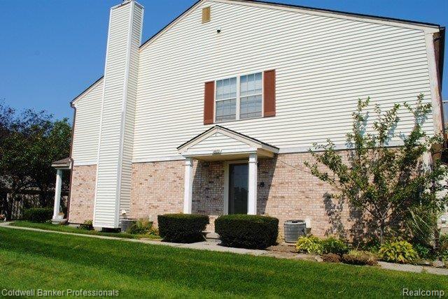 front view picture of 1600 Wimbledon Dr, Walled Lake, MI. 48390