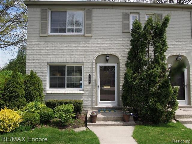 front view picture of 718 Graefield Ct, Birmingham, MI. 48009