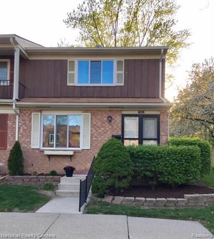 front view picture of 1882 Wickham St, Royal Oak, MI. 48073