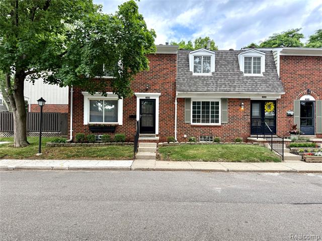 front view picture of 2028 Wickham St, Royal Oak, MI. 48073