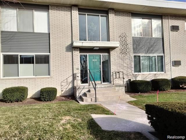 front view picture of 4830 Briarwood Ave Unit D1, Royal Oak, MI. 48073