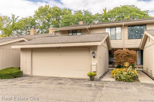 front view picture of 7308 Creek View Cir, West Bloomfield, MI. 48322