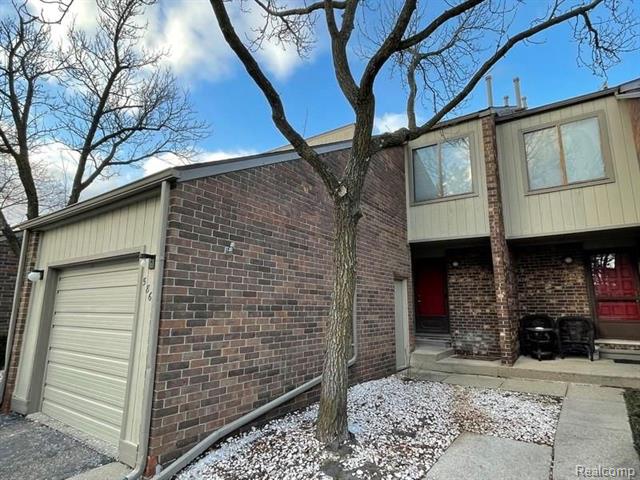 front view picture of 5866 Vassar, West Bloomfield, MI. 48322
