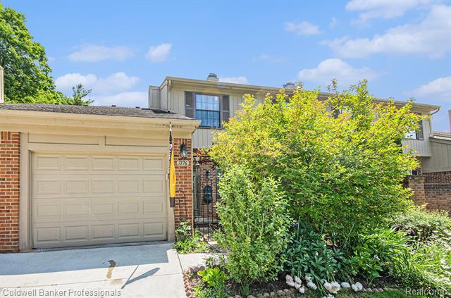 front view picture of 7176 Nottingham, West Bloomfield, MI. 48322