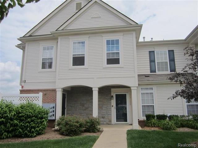 front view picture of 15200 Addington Dr, Walled Lake, MI. 48390
