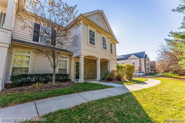 front view picture of 16211 Addington Dr, Walled Lake, MI. 48390
