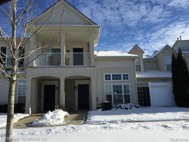 front view picture of 2104 Trailway Ct, Walled Lake, MI. 48390