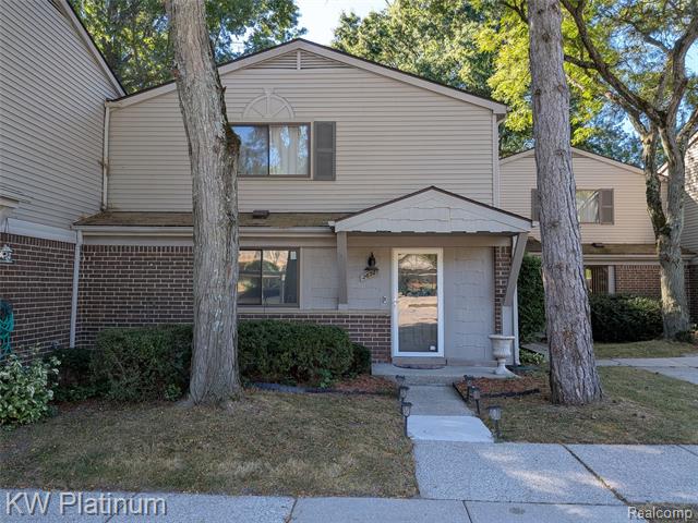 front view picture of 26721 Farmbrook Villa Dr, Southfield, MI. 48034
