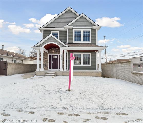 front view picture of 3450 Buckingham Ave, Berkley, MI. 48072
