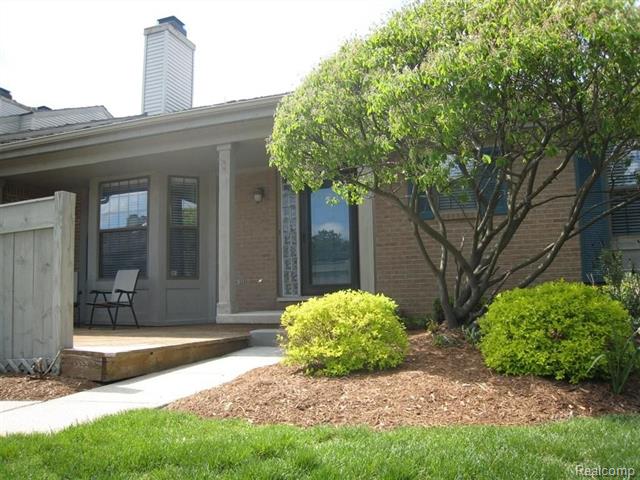 front view picture of 38610 Brandmill, Farmington, MI. 48331