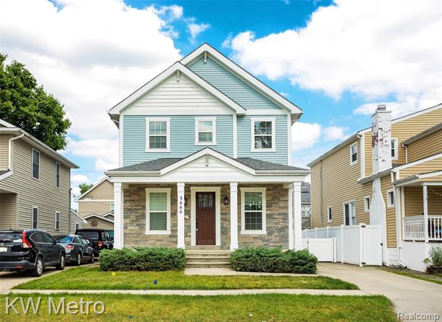 front view picture of 3666 Phillips Ave, Berkley, MI. 48072
