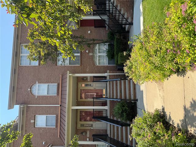 front view picture of 20218 Rodeo Ct, Southfield, MI. 48075