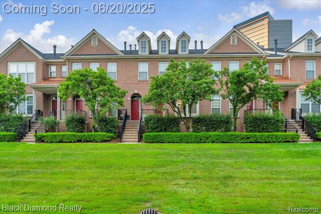 front view picture of 25532 Saint James, Southfield, MI. 48075