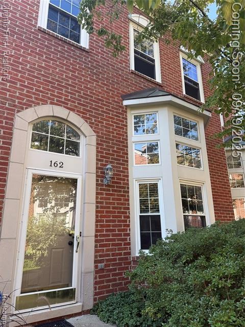 front view picture of 162 S Georgetown Sq, Royal Oak, MI. 48067