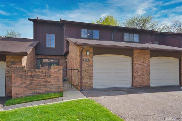 front view picture of 26824 Summerdale Dr, Southfield, MI. 48033