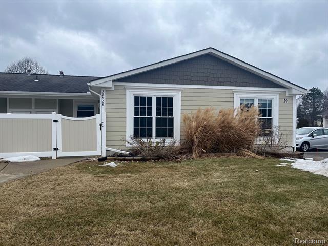 front view picture of 39828 Village Wood Cir, Novi, MI. 48375
