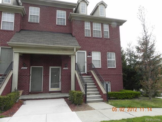 front view picture of 23208 Cornerstone Village Dr, Southfield, MI. 48075