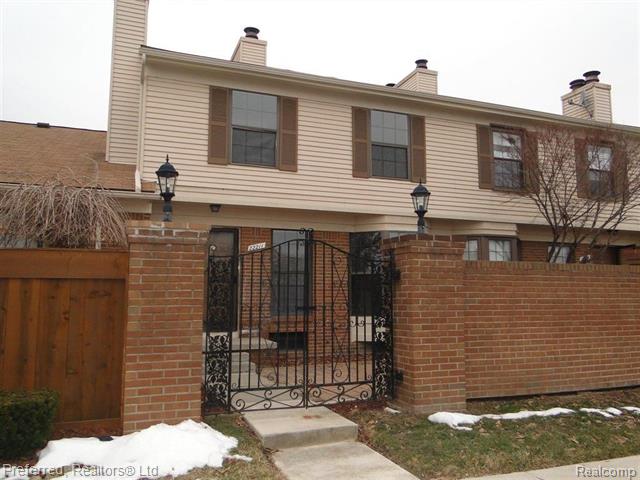 front view picture of 22211 Pondview, Novi, MI. 48375