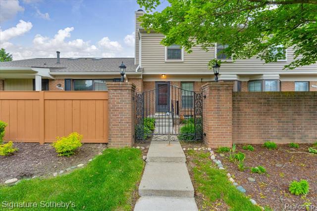 front view picture of 22331 Peachtree, Novi, MI. 48375