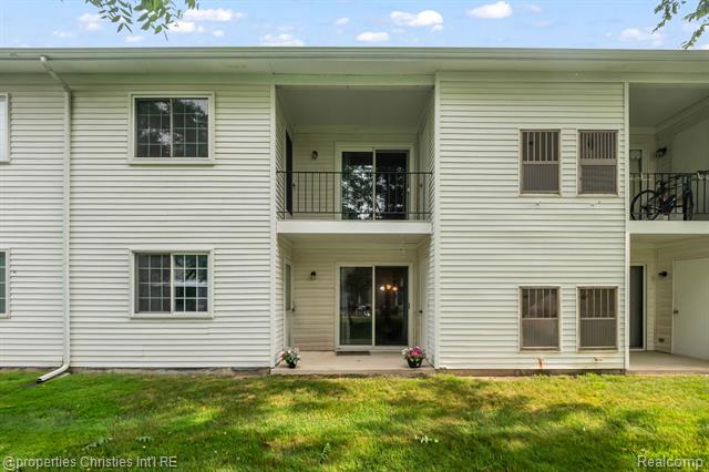 front view picture of 23412 Middlebelt Rd, Farmington, MI. 48336