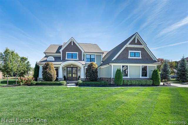 front view picture of 3435 Royal Berkshire Ln, Oakland, MI. 48363