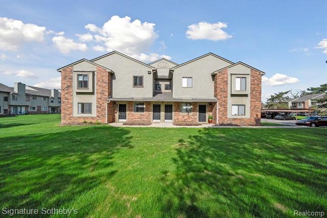 front view picture of 21920 Indian Creek Dr, Farmington, MI. 48335