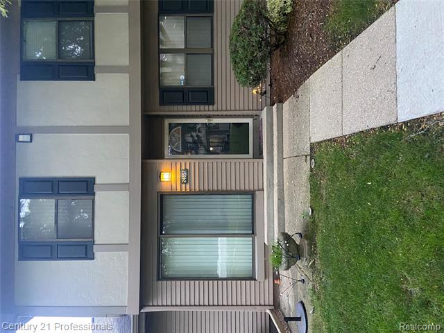 front view picture of 24857 Auburn Ln, Southfield, MI. 48033