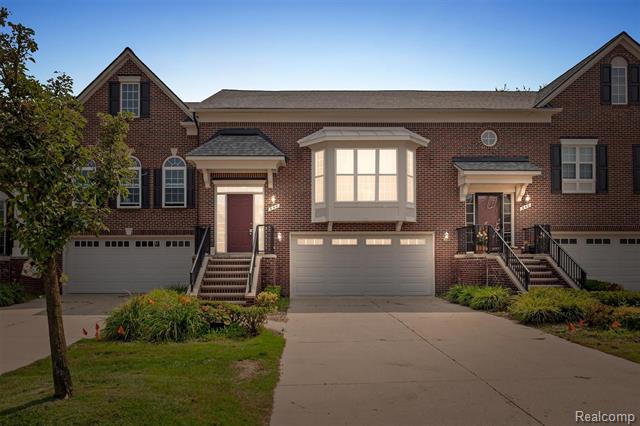 front view picture of 954 Sandalwood Dr, Troy, MI. 48085