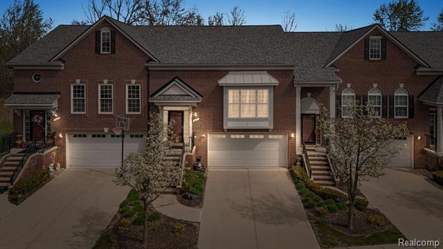 front view picture of 871 Sandalwood Dr, Troy, MI. 48085