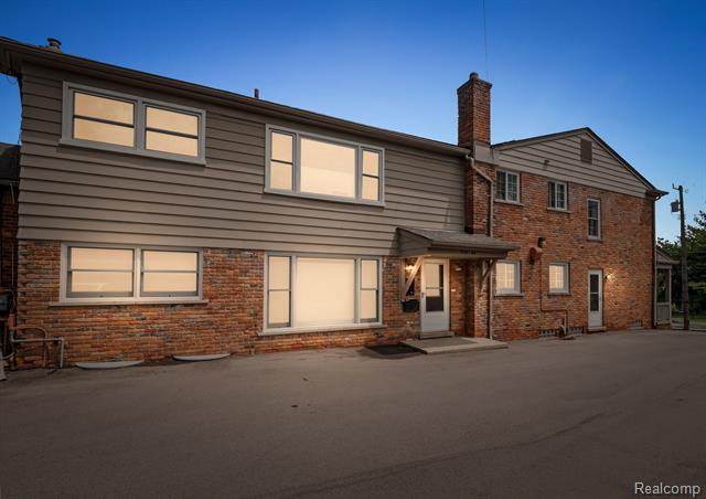 front view picture of 543 N Old Woodward Ave, Birmingham, MI. 48009