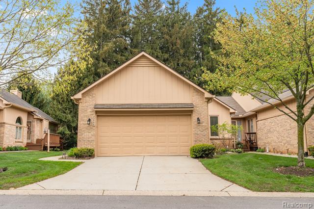 front view picture of 22340 River Ridge Trl, Farmington, MI. 48335