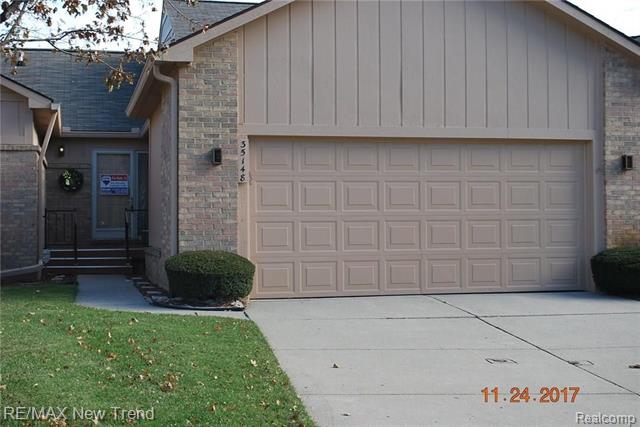 front view picture of 35148 White Pine Trl, Farmington, MI. 48335
