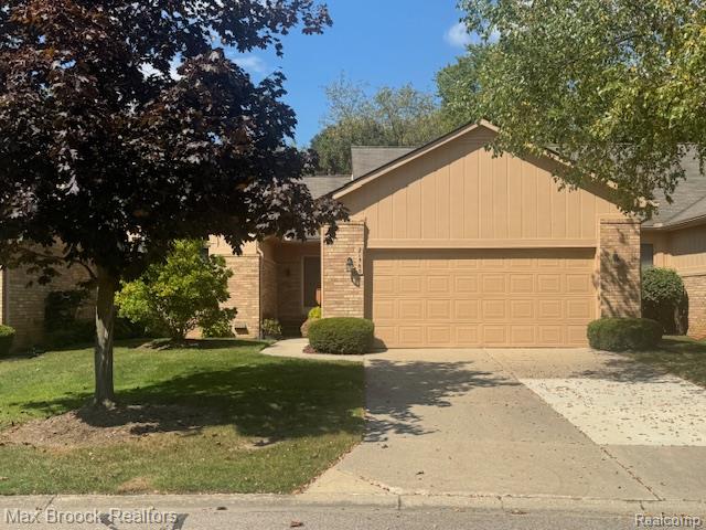 front view picture of 21560 River Ridge Ct, Farmington, MI. 48335
