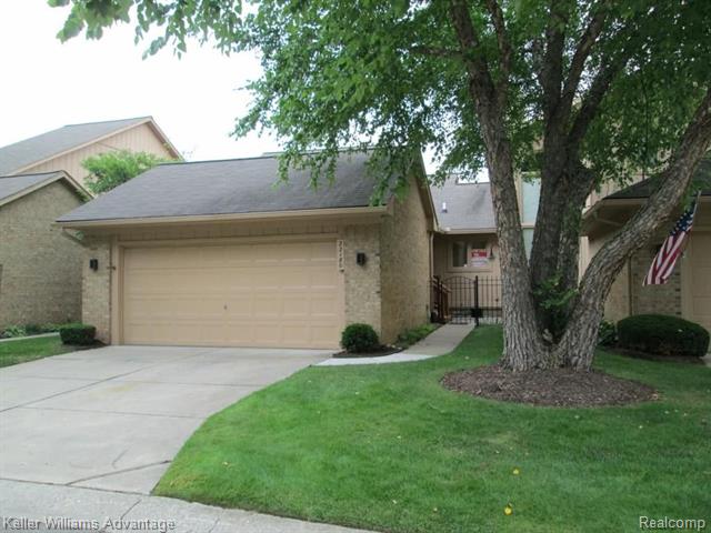 front view picture of 22180 River Pines Dr, Farmington, MI. 48335