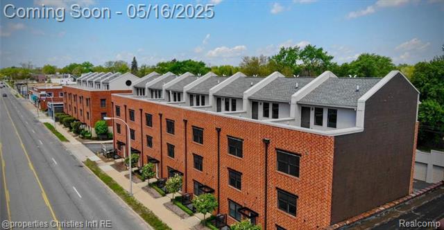 front view picture of 642 W 11 Mile Rd, Royal Oak, MI. 48067