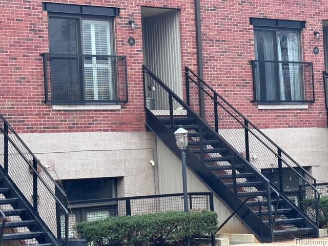 front view picture of 674 W 11 Mile Rd, Royal Oak, MI. 48067