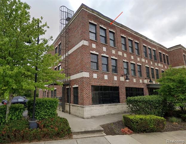 front view picture of 266 Mill St, Rochester, MI. 48307