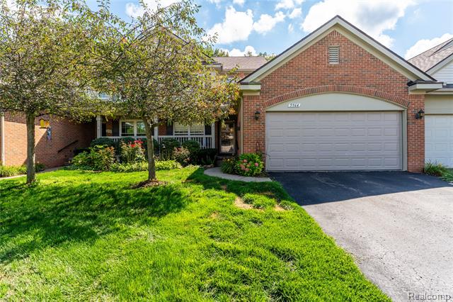 front view picture of 5964 Augusta Ln, Grand Blanc, MI. 48439