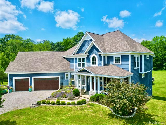 front view picture of 4385 Nelson Scott Dr, Holly, MI. 48442