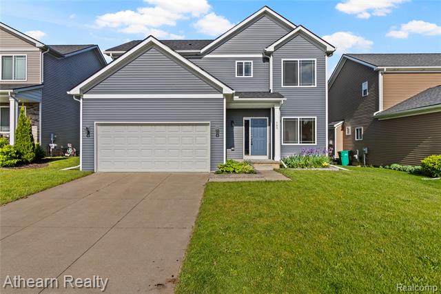 front view picture of 305 Beaver Run, Holly, MI. 48442