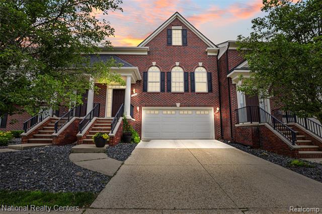 front view picture of 779 Red Run Dr, Troy, MI. 48085